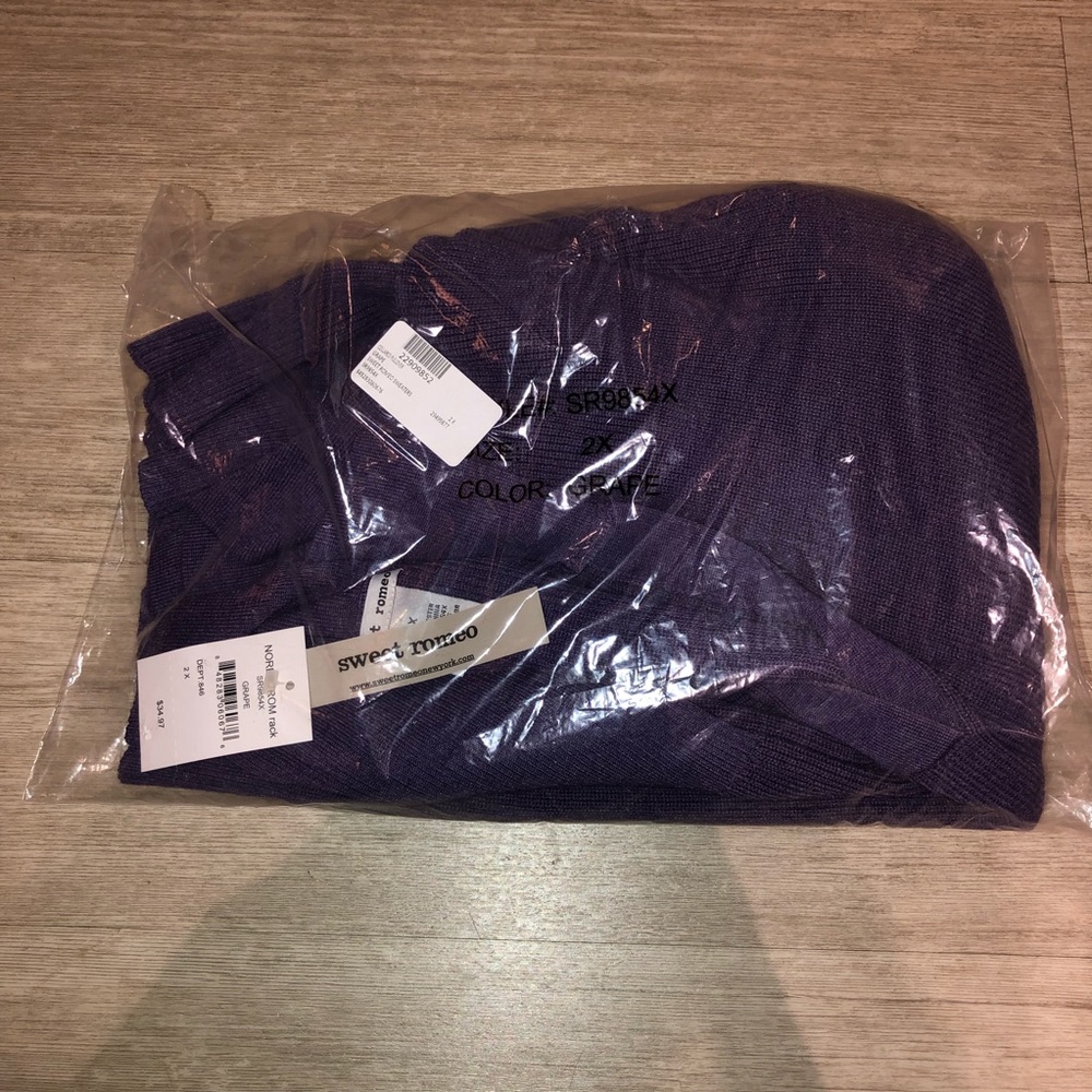 Sweet Romeo Collared Pullover - Picture 4 of 6